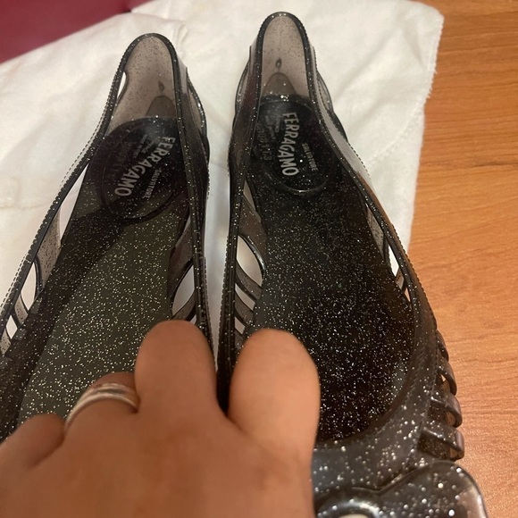 SALVATORE FERRAGAMO black glitter PVC sandals - Picture 5 of 13